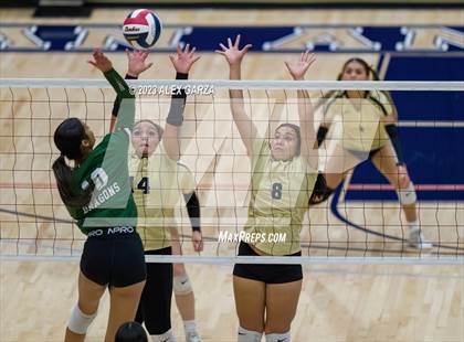 Thumbnail 2 in Southwest vs Edison  (UIL 5A Region 4 Bi-District Playoff) photogallery.