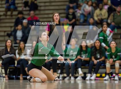 Thumbnail 3 in Southwest vs Edison  (UIL 5A Region 4 Bi-District Playoff) photogallery.