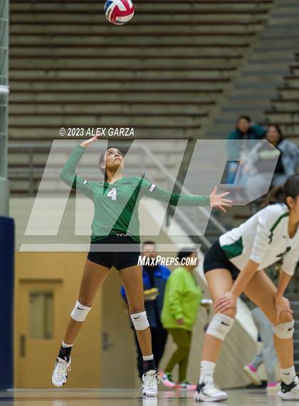 Thumbnail 2 in Southwest vs Edison  (UIL 5A Region 4 Bi-District Playoff) photogallery.