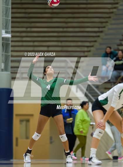 Thumbnail 1 in Southwest vs Edison  (UIL 5A Region 4 Bi-District Playoff) photogallery.