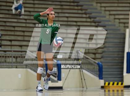 Thumbnail 2 in Southwest vs Edison  (UIL 5A Region 4 Bi-District Playoff) photogallery.