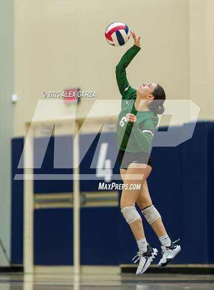 Thumbnail 2 in Southwest vs Edison  (UIL 5A Region 4 Bi-District Playoff) photogallery.