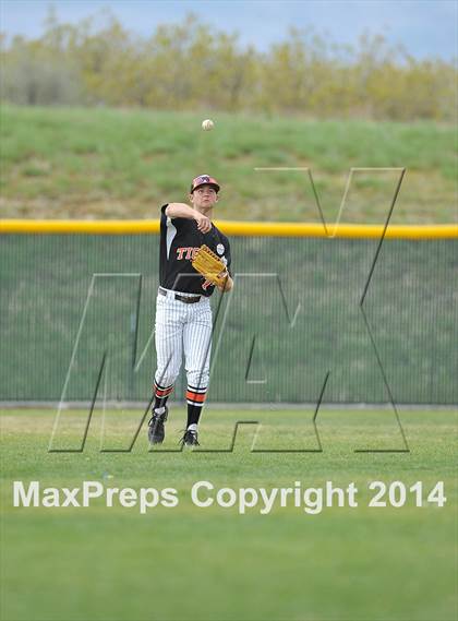 Thumbnail 2 in Grand Junction vs. Dakota Ridge (CHSAA 5A District 4 1st Round) photogallery.