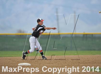 Thumbnail 3 in Grand Junction vs. Dakota Ridge (CHSAA 5A District 4 1st Round) photogallery.