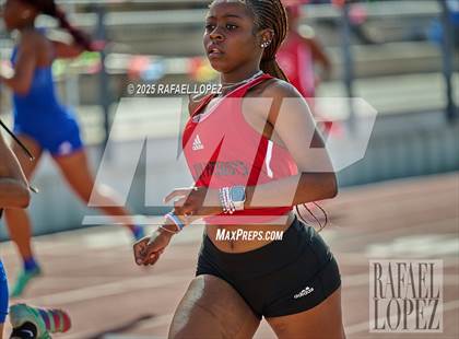Thumbnail 1 in Panther Relays (100M) photogallery.