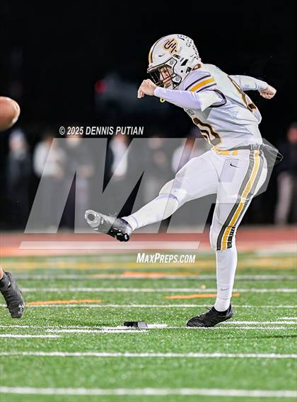 Thumbnail 3 in Saint Francis @ Los Gatos (CIF CCS D1 QuarterFinals) photogallery.