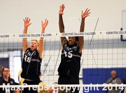 Thumbnail 2 in Esperanza vs Laguna Beach (CIF SS D2 Final) photogallery.