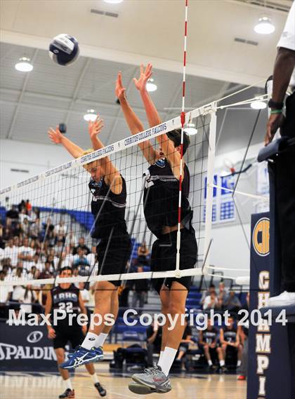 Thumbnail 2 in Esperanza vs Laguna Beach (CIF SS D2 Final) photogallery.