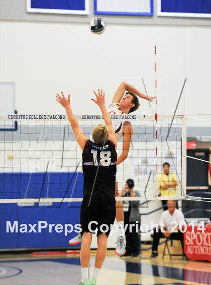 Thumbnail 1 in Esperanza vs Laguna Beach (CIF SS D2 Final) photogallery.