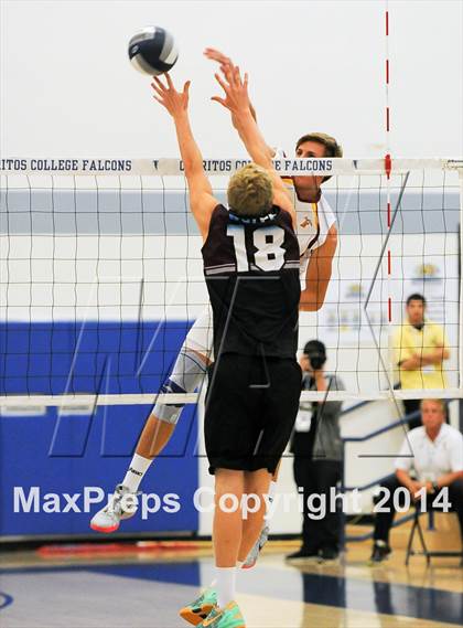 Thumbnail 2 in Esperanza vs Laguna Beach (CIF SS D2 Final) photogallery.