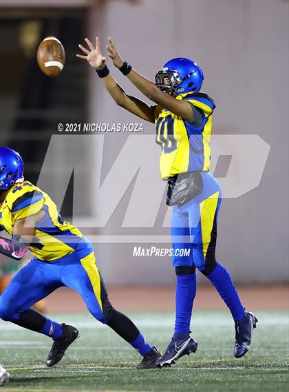 Thumbnail 1 in Verbum Dei vs. St. Monica photogallery.