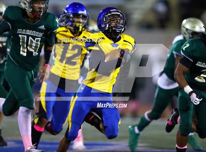 Thumbnail 2 in Verbum Dei vs. St. Monica photogallery.