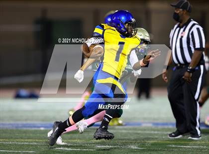 Thumbnail 1 in Verbum Dei vs. St. Monica photogallery.