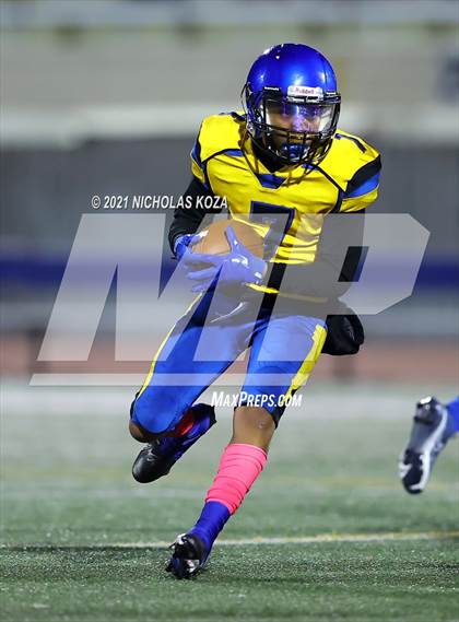 Thumbnail 1 in Verbum Dei vs. St. Monica photogallery.