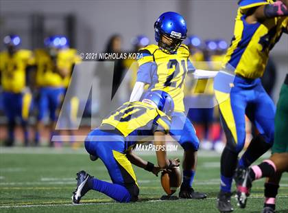 Thumbnail 1 in Verbum Dei vs. St. Monica photogallery.