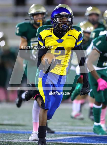 Thumbnail 1 in Verbum Dei vs. St. Monica photogallery.