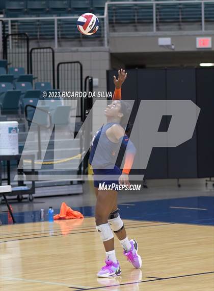 Thumbnail 3 in Seven Lakes vs Tompkins (UIL Volleyball 6A Regional Quarterfinal) photogallery.