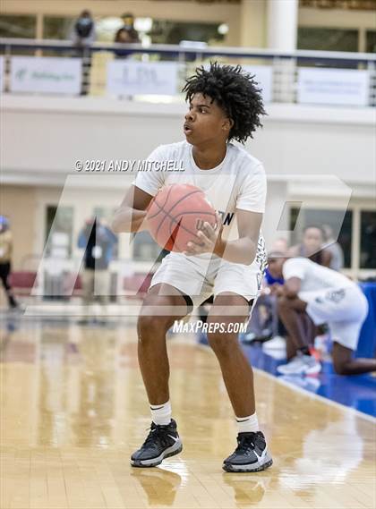 Thumbnail 2 in IMG Academy vs. Hamilton Heights Christian Academy photogallery.