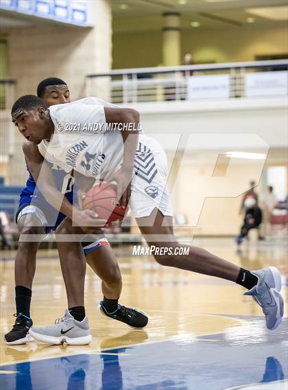 Thumbnail 2 in IMG Academy vs. Hamilton Heights Christian Academy photogallery.