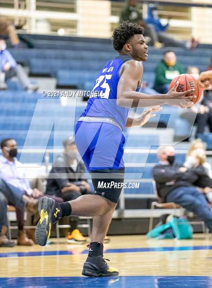Thumbnail 1 in IMG Academy vs. Hamilton Heights Christian Academy photogallery.