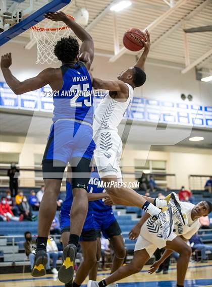Thumbnail 1 in IMG Academy vs. Hamilton Heights Christian Academy photogallery.