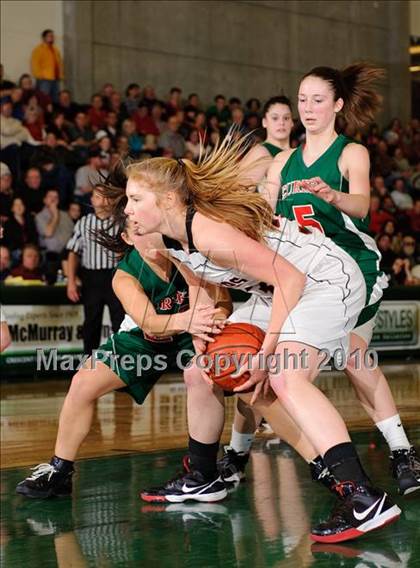 Thumbnail 2 in Eureka vs. McKinleyville (Dick Nicali Tournament) photogallery.