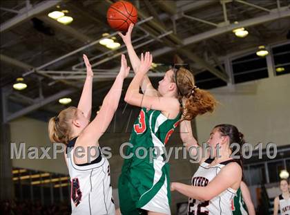 Thumbnail 1 in Eureka vs. McKinleyville (Dick Nicali Tournament) photogallery.