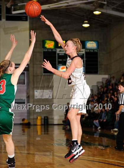 Thumbnail 2 in Eureka vs. McKinleyville (Dick Nicali Tournament) photogallery.