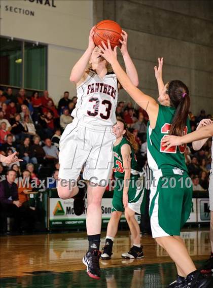 Thumbnail 3 in Eureka vs. McKinleyville (Dick Nicali Tournament) photogallery.