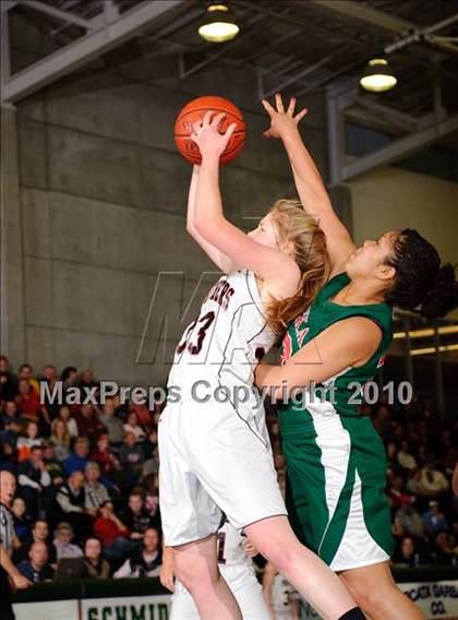 Thumbnail 2 in Eureka vs. McKinleyville (Dick Nicali Tournament) photogallery.