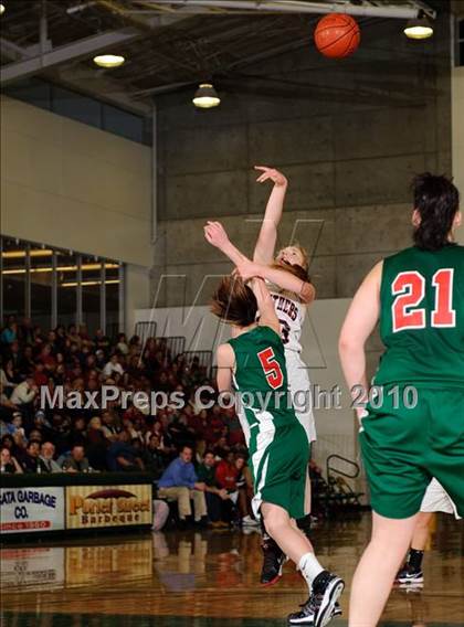 Thumbnail 2 in Eureka vs. McKinleyville (Dick Nicali Tournament) photogallery.