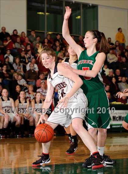 Thumbnail 2 in Eureka vs. McKinleyville (Dick Nicali Tournament) photogallery.