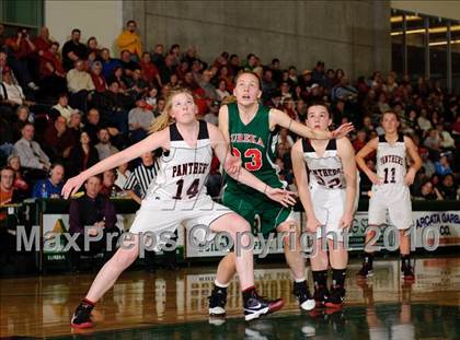 Thumbnail 3 in Eureka vs. McKinleyville (Dick Nicali Tournament) photogallery.