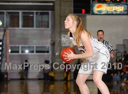 Thumbnail 2 in Eureka vs. McKinleyville (Dick Nicali Tournament) photogallery.