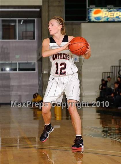 Thumbnail 2 in Eureka vs. McKinleyville (Dick Nicali Tournament) photogallery.