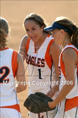 Thumbnail 1 in Chaminade vs Warren (D4 Section Final) photogallery.