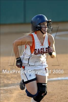 Thumbnail 3 in Chaminade vs Warren (D4 Section Final) photogallery.