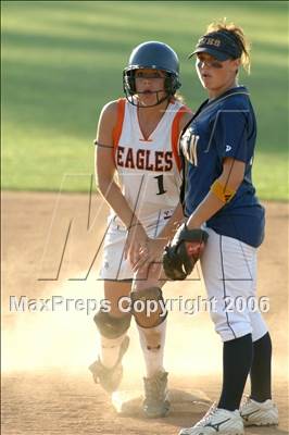 Thumbnail 1 in Chaminade vs Warren (D4 Section Final) photogallery.