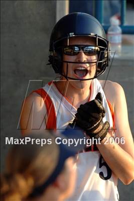 Thumbnail 1 in Chaminade vs Warren (D4 Section Final) photogallery.