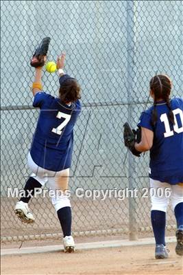 Thumbnail 3 in Chaminade vs Warren (D4 Section Final) photogallery.