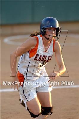 Thumbnail 3 in Chaminade vs Warren (D4 Section Final) photogallery.