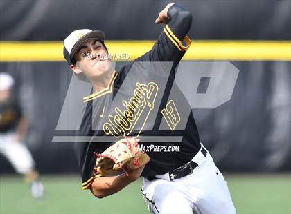 Thumbnail 2 in Morris @ St. Laurence (IHSA 3A Sectional Semifinal) photogallery.