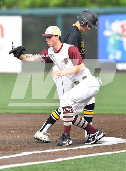 Thumbnail 3 in Morris @ St. Laurence (IHSA 3A Sectional Semifinal) photogallery.