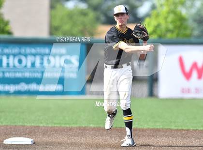 Thumbnail 3 in Morris @ St. Laurence (IHSA 3A Sectional Semifinal) photogallery.