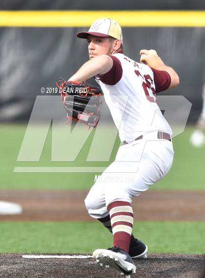 Thumbnail 2 in Morris @ St. Laurence (IHSA 3A Sectional Semifinal) photogallery.