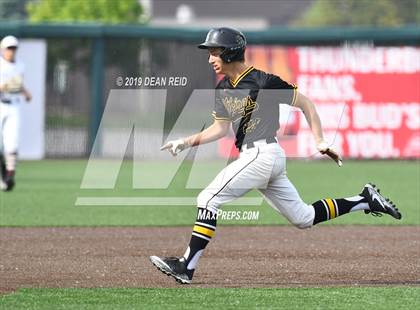 Thumbnail 1 in Morris @ St. Laurence (IHSA 3A Sectional Semifinal) photogallery.