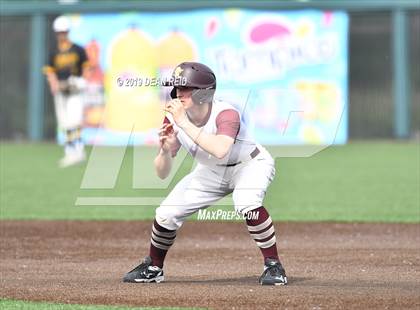 Thumbnail 3 in Morris @ St. Laurence (IHSA 3A Sectional Semifinal) photogallery.
