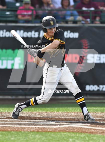 Thumbnail 1 in Morris @ St. Laurence (IHSA 3A Sectional Semifinal) photogallery.