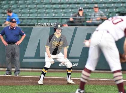 Thumbnail 3 in Morris @ St. Laurence (IHSA 3A Sectional Semifinal) photogallery.