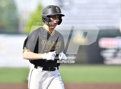 Thumbnail 2 in Morris @ St. Laurence (IHSA 3A Sectional Semifinal) photogallery.
